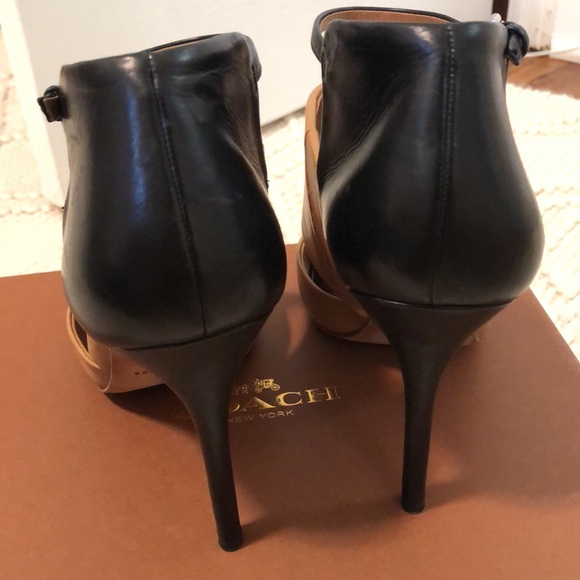 Coach “Heart” leather heels size 8 natural/black - Picture 4 of 15